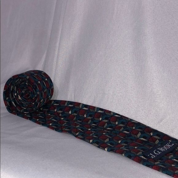 J G Hook neck tie cube pattern maroon navy blue square geometric design - Picture 4 of 6